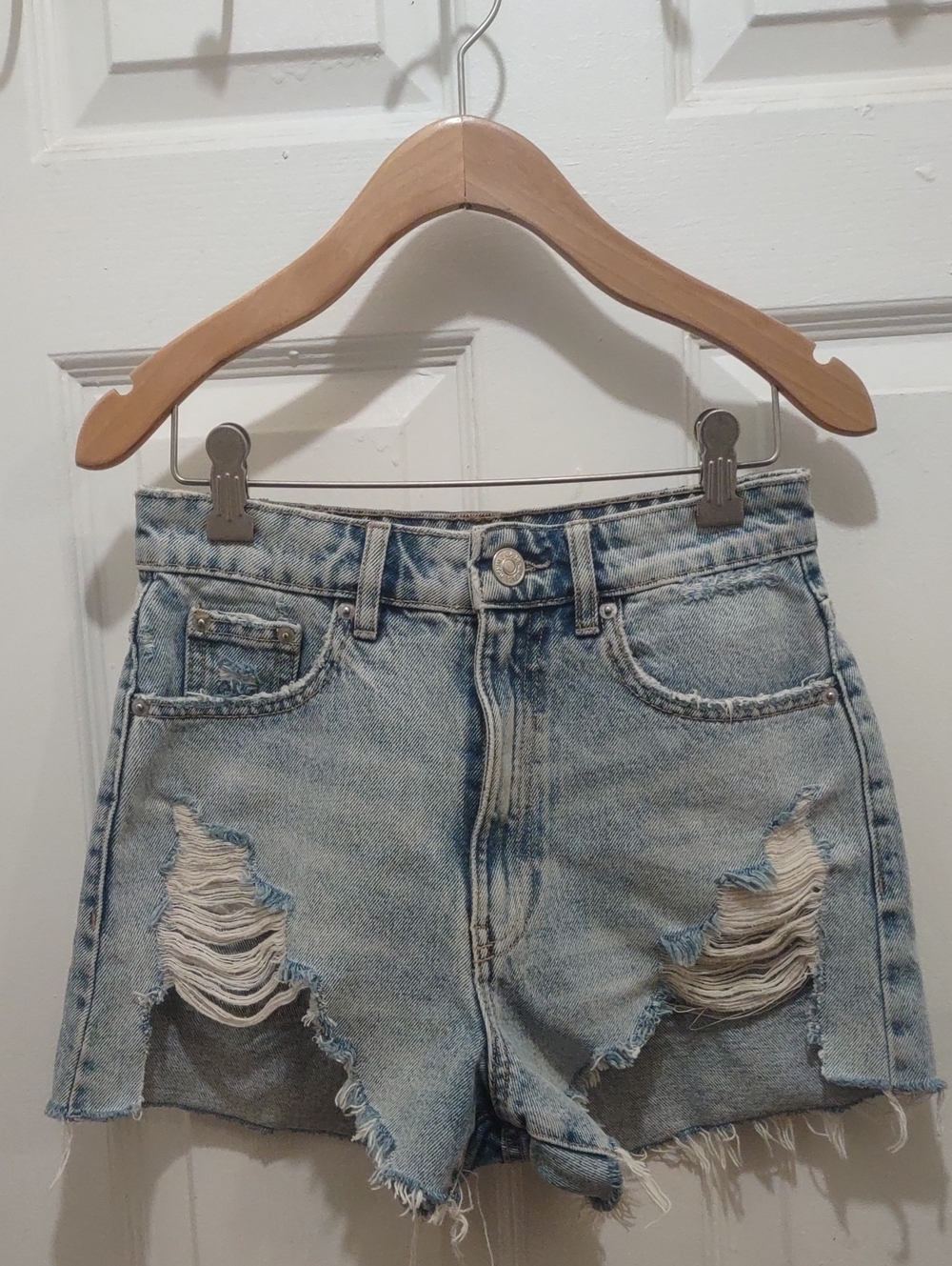 Zara Light Blue Distressed Jean Shorts Size 00